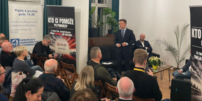 Raport prezydenta Sauli Niinistö podkreśla konieczność budowy „kompleksowej gotowości” UE i jej państw członkowskich, proponując wprowadzenie nowych mechanizmów centralizacji oraz koordynacji na p (9) Raport prezydenta Sauli Niinistö podkreśla konieczność budowy „kompleksowej gotowości” UE i jej państw członkowskich, proponując wprowadzenie nowych mechanizmów centralizacji oraz koordynacji na p (9)